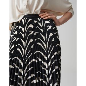 900 black