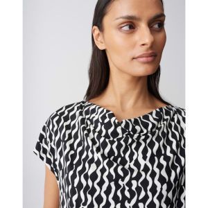 900 black